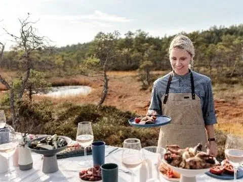 広がる輸出戦略と新たなビジネスチャンス

エストニアの食品産業は総生産の約33％を輸出し、高品質な製品を欧州周辺国へ積極的に供給。ICTやスタートアップ環境が整う中、新たな国際ビジネスチャンスが広がっています。抗生物質不使用の乳製品や伝統料理など、多彩な魅力を持つエストニアは、日本にとっても有望なパートナーといえるでしょう。