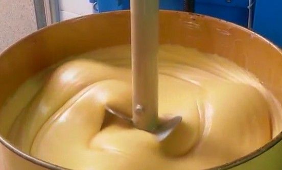 低温でも固まらないから湯煎の必要のないはちみつ