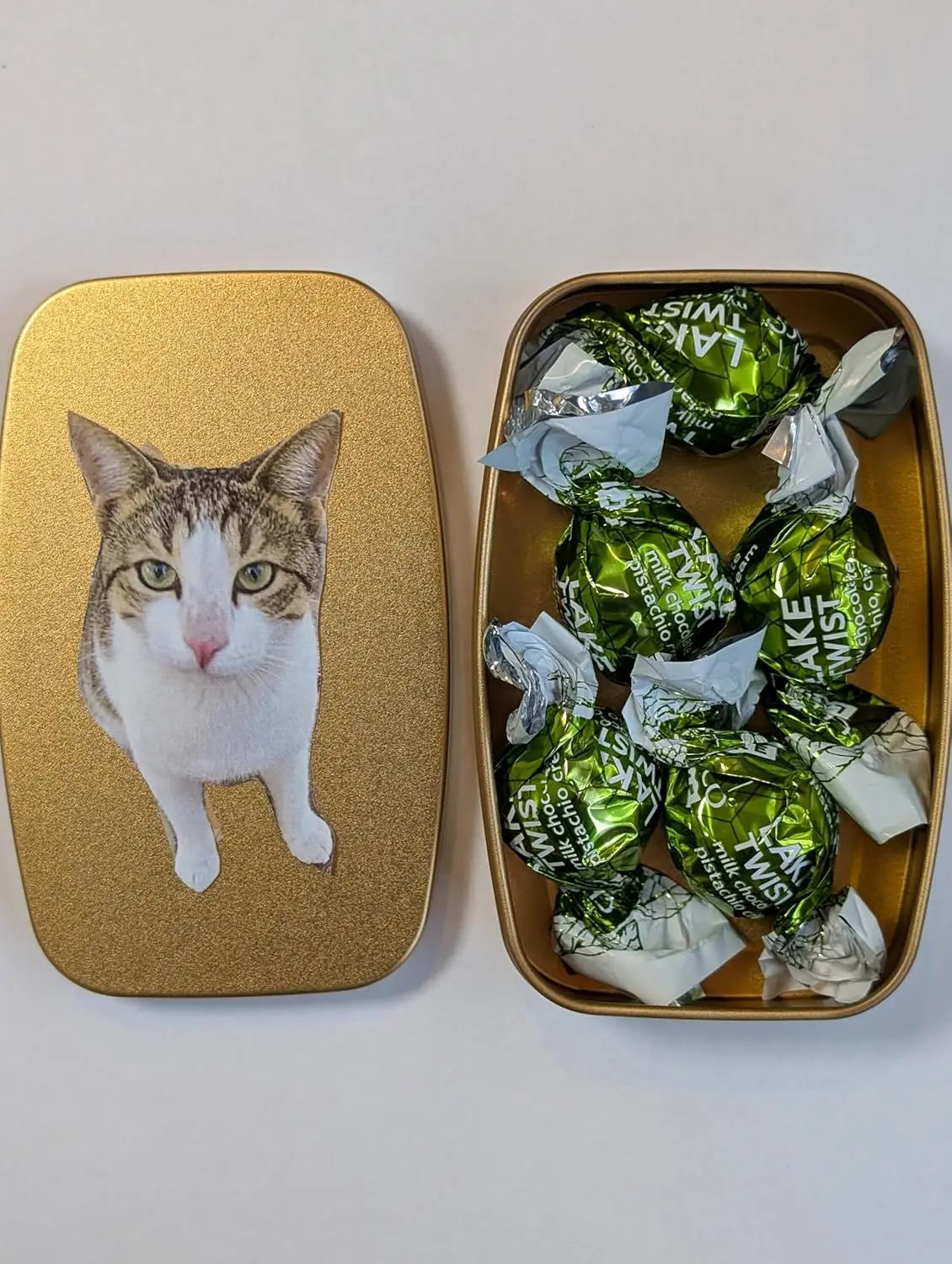 ドバイリッチチョコレート ドバイ発 ピスタチオ チョコボール【S】ピルケース缶 72×114×24mmドバイチョコ10gが5個詰め合わせ)