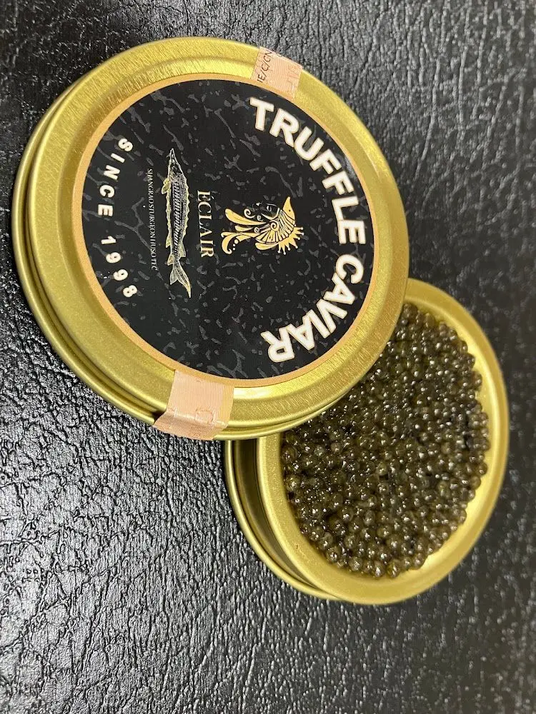 他にはないトリュフが香るキャビア！