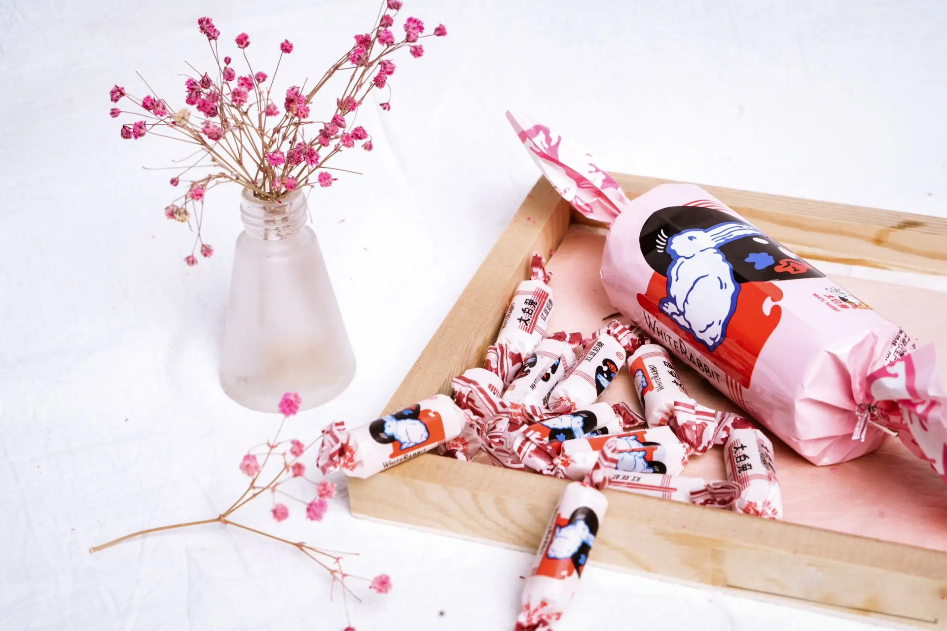 大白兎ミルクキャンディー あずき味　39g キャンディー型ラッピング